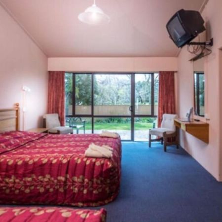 Karamea Village Hotel Exterior photo