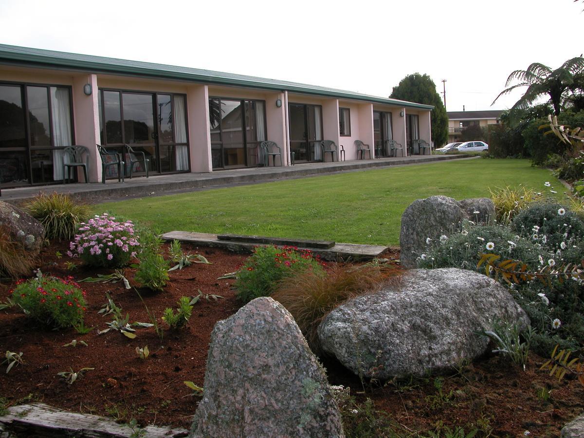 Karamea Village Hotel Exterior photo